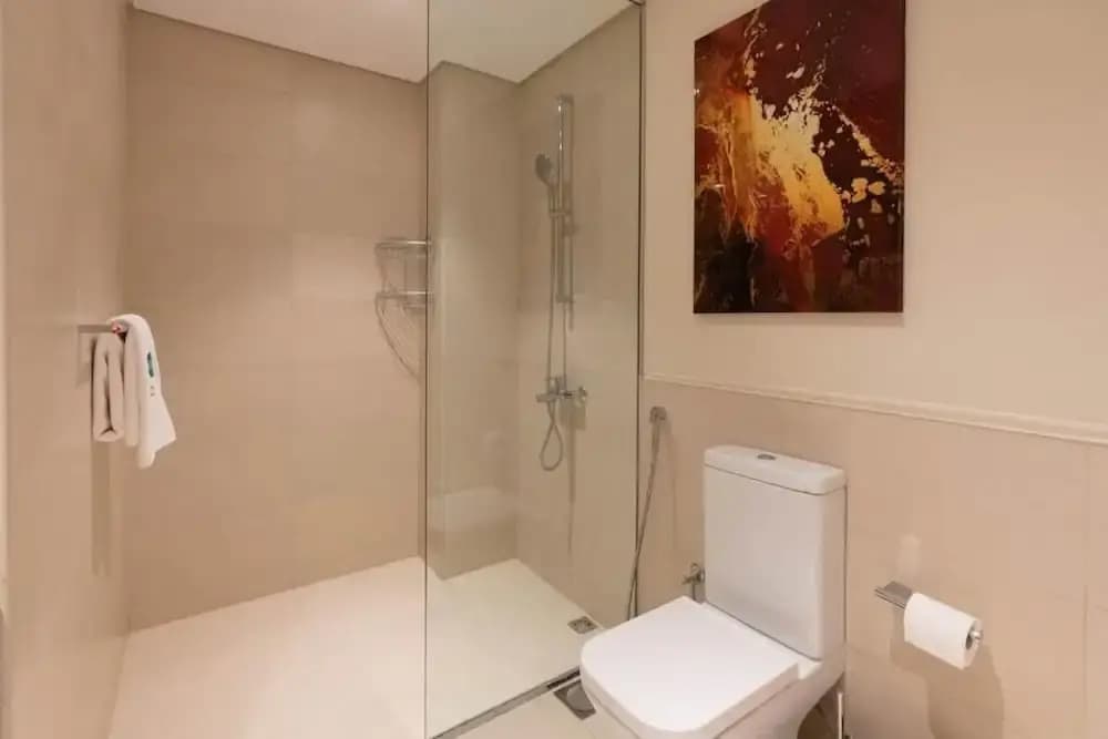 Bloomfields Iconic 1BR Waters Edge - photo 7