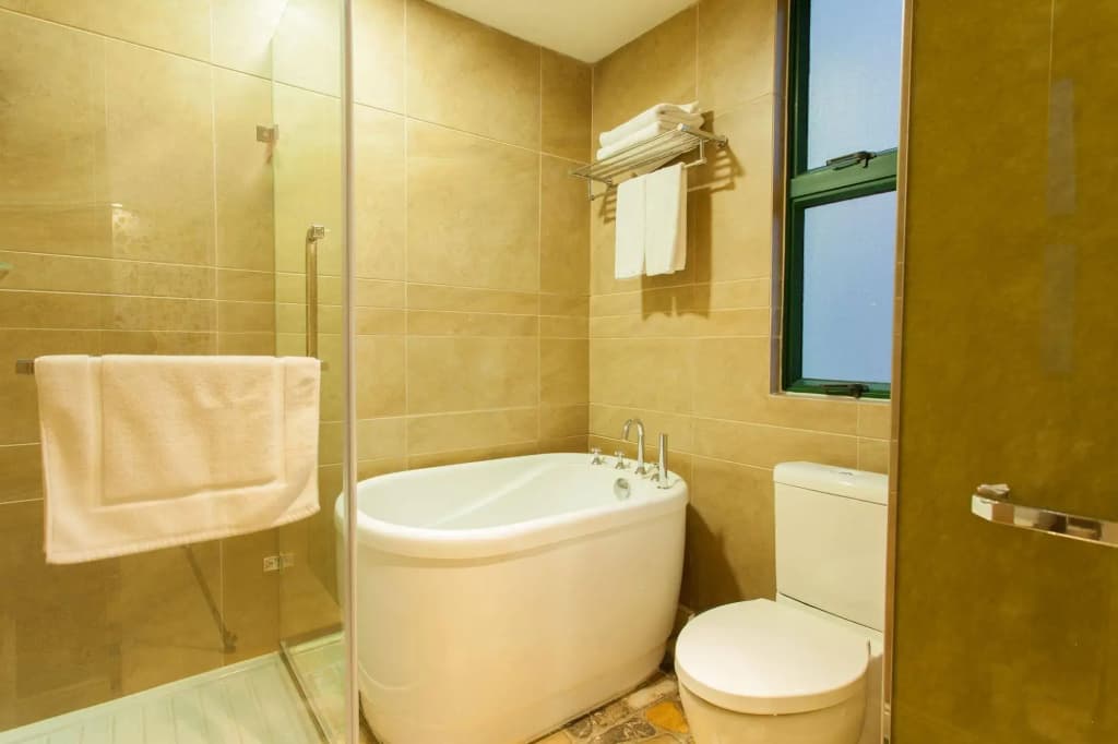 Harbour Bay Hotel - photo 9