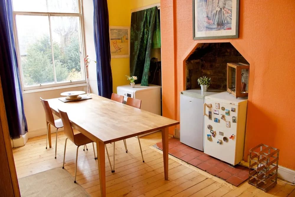 2 Bedroom Flat In Morningside - photo 11