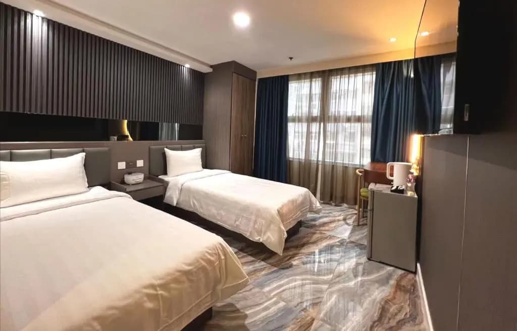 Hennessy Hotel - photo 17