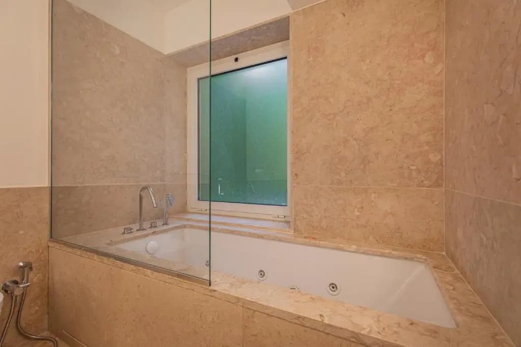 Upscale & Modern 2BDR Apartment - photo 7