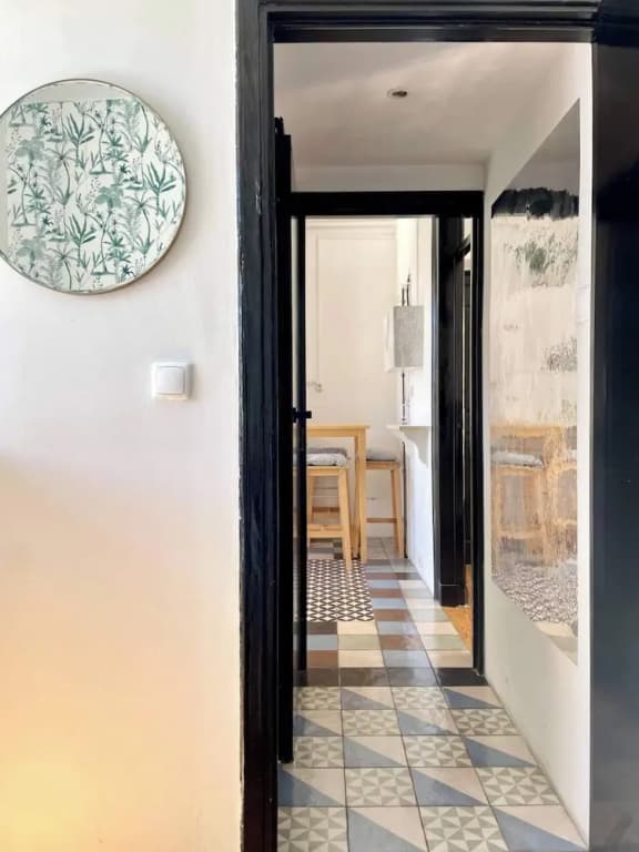 Central Hidden Gem, Rustic Modern 2 Bedroom Flat - photo 7