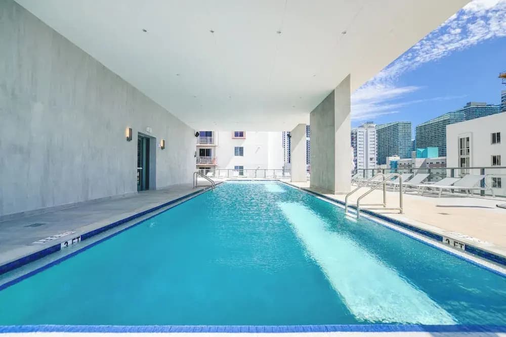 Luxury 3BR with Private Rooftop - photo 11