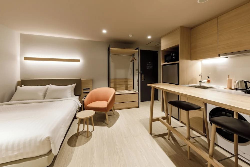 Nishitetsu Hotel Croom Bangkok Silom - photo 3