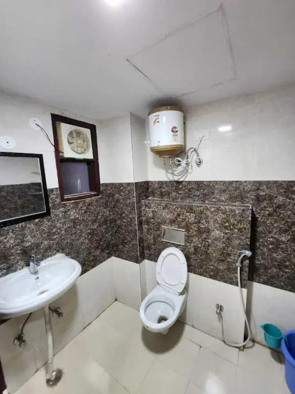 Abode Inn - photo 8