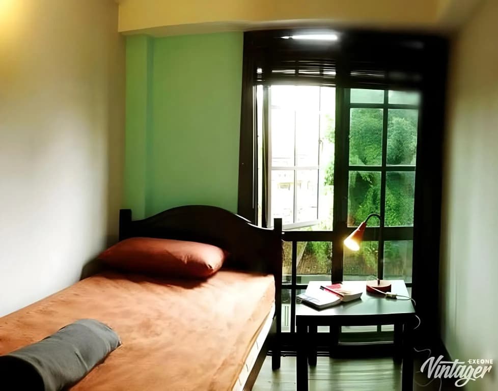 The Travel Hub Guesthouse - photo 35