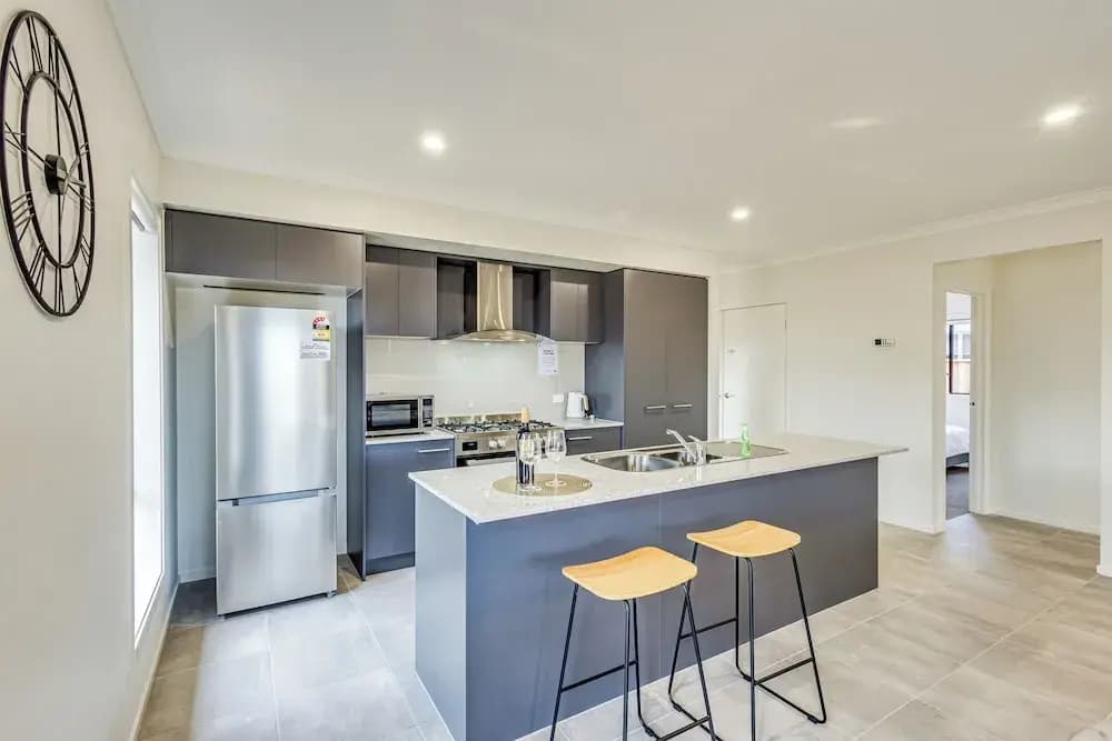 StayAU Charming 4BR Retreat Wyndham Vale - photo 15