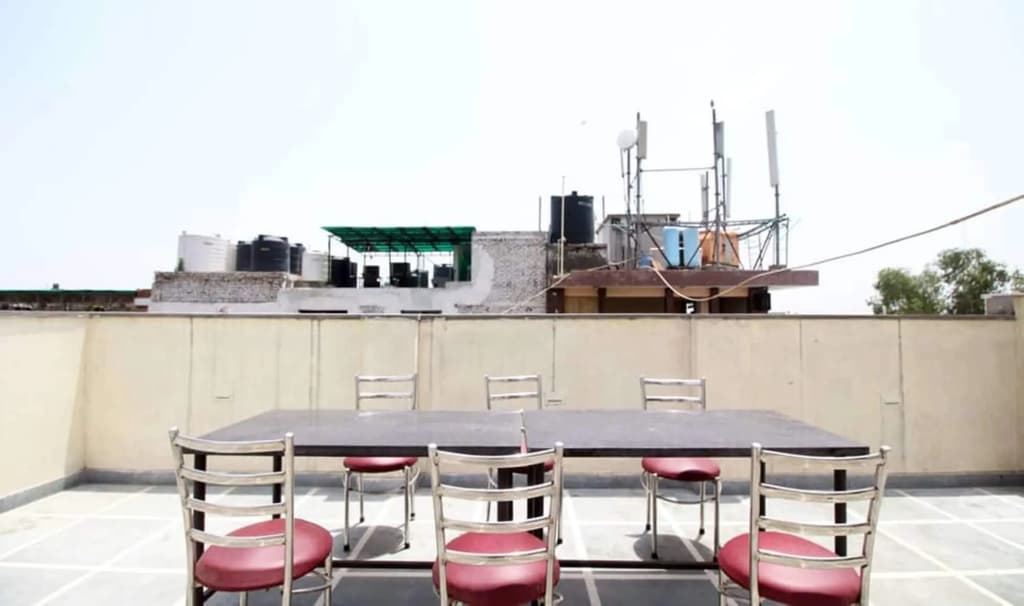 Hotel Krishna Plaza - photo 16