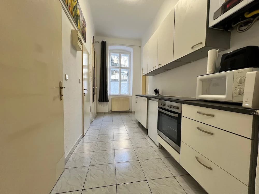 Affordable 3BR shared Apt. near Meidling - photo 10