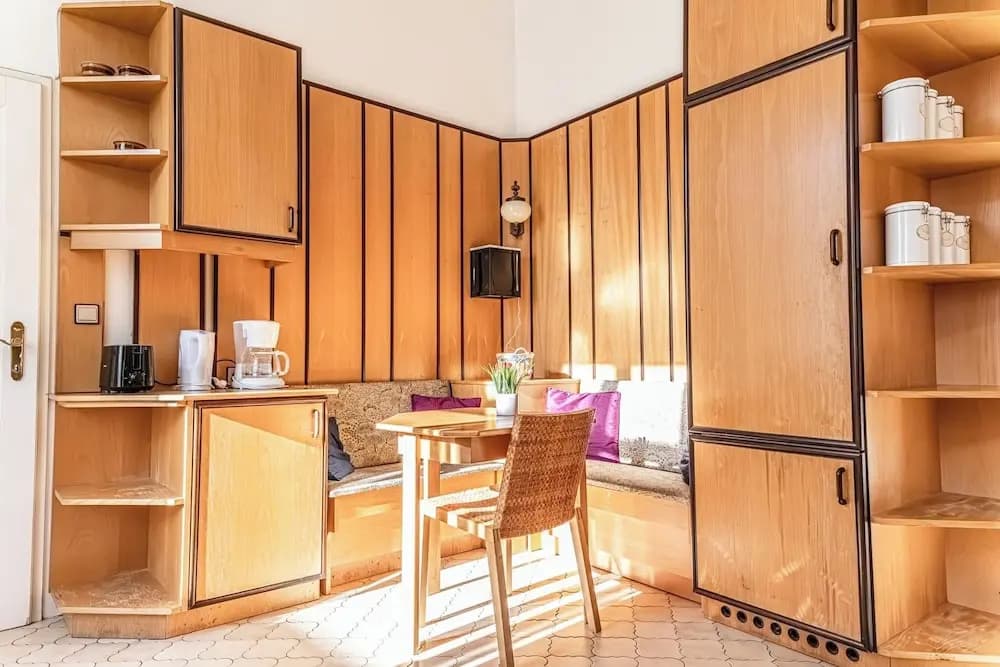 Spacious 4BR Apt Long Stay Friendly - photo 21