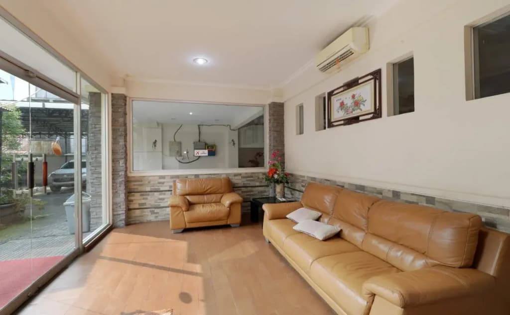 Clover Residence Near Mall Ambassador - photo 23