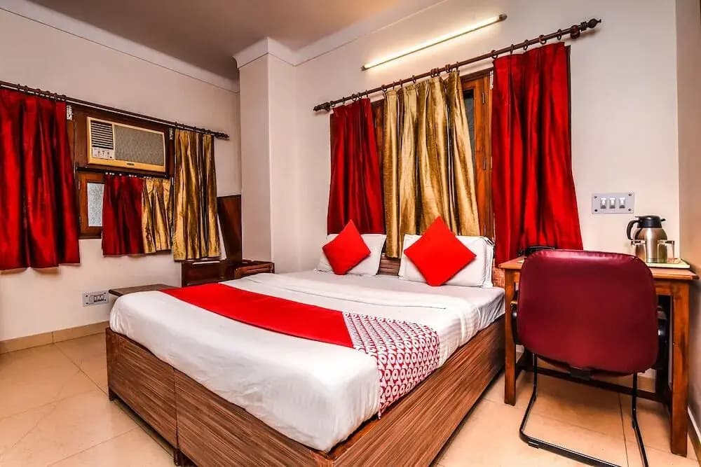 The Excellency by OYO Rooms - photo 18