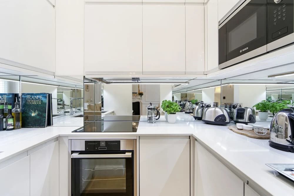 Luxurious 1BR Period Property in Kensington - photo 11