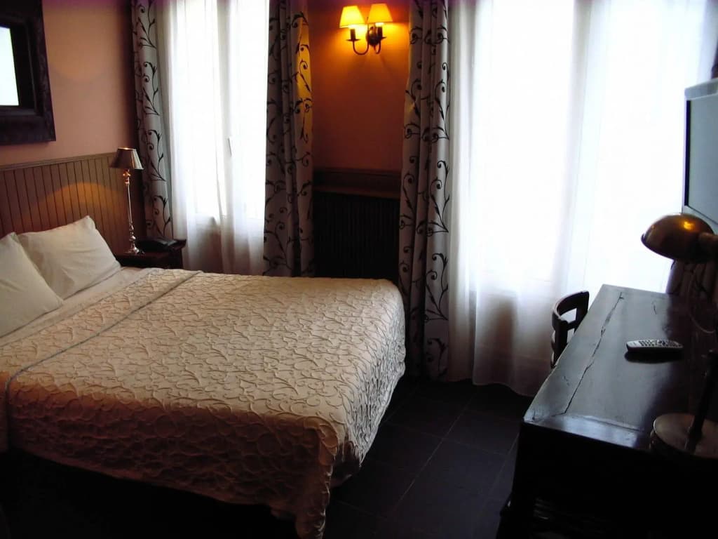 The Walled off Hotel Paris - photo 6
