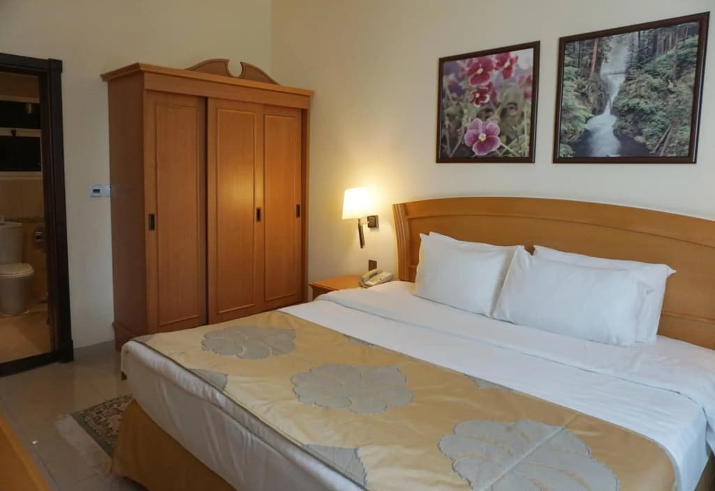 Golden Tulip Sharjah Hotel Apartments - photo 6