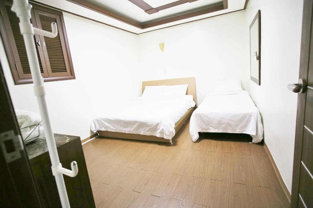 Sinchon Sisters Hostel - photo 3