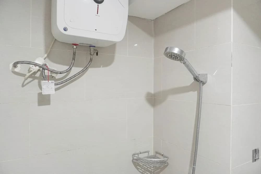 Restful And Modern 3Br At Daan Mogot City Apartment - photo 7