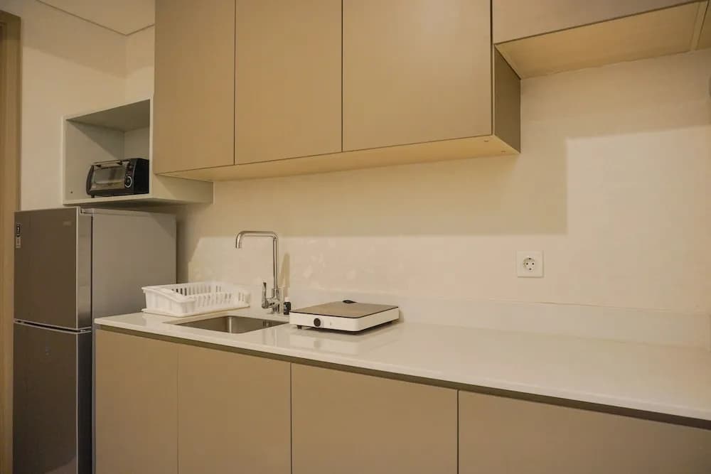 Modern Look And Warm 1Br At Gold Coast Apartment - photo 13