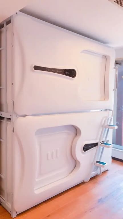 Full Cabin Hostel - photo 6