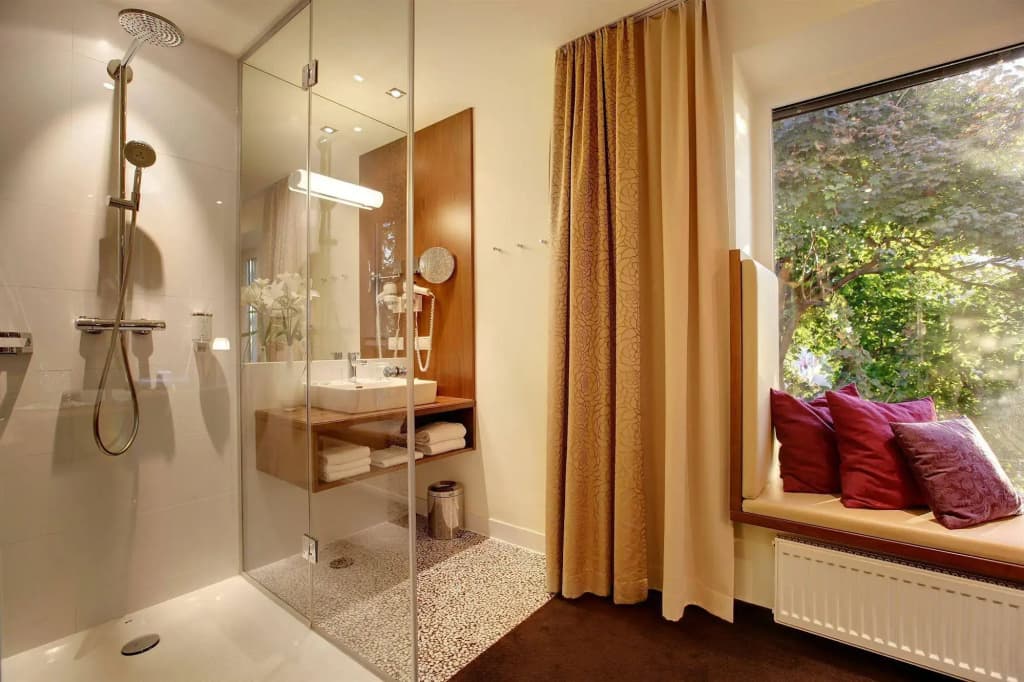Strandhotel Alte Donau - photo 3