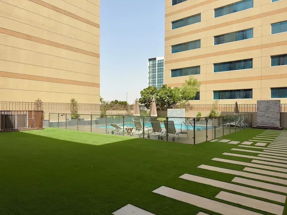 Brand New Stylish Unit near Circle Mall - photo 1