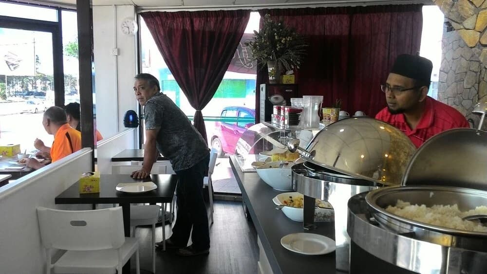DE LA Hotel - photo 13