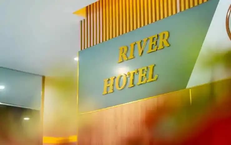 River Hotel - photo 8