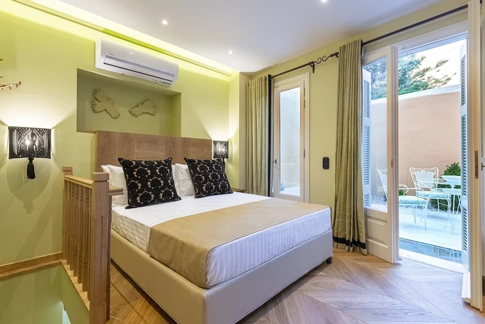 Ipelhome Plaka Boutique Apartments - photo 6