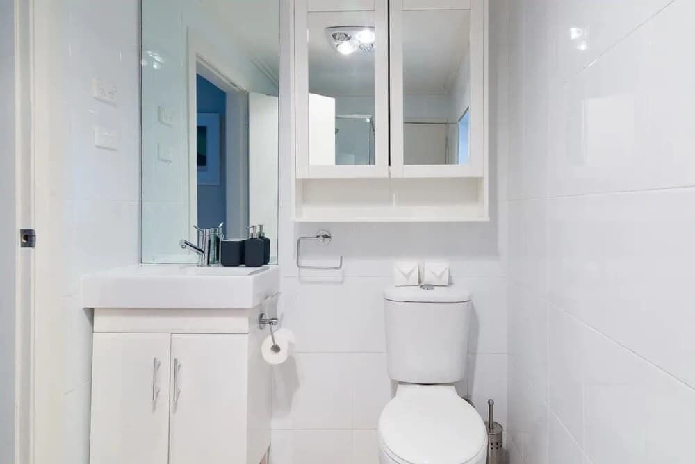 Sleek Contemporary Bondi Beachside Apartment - photo 10