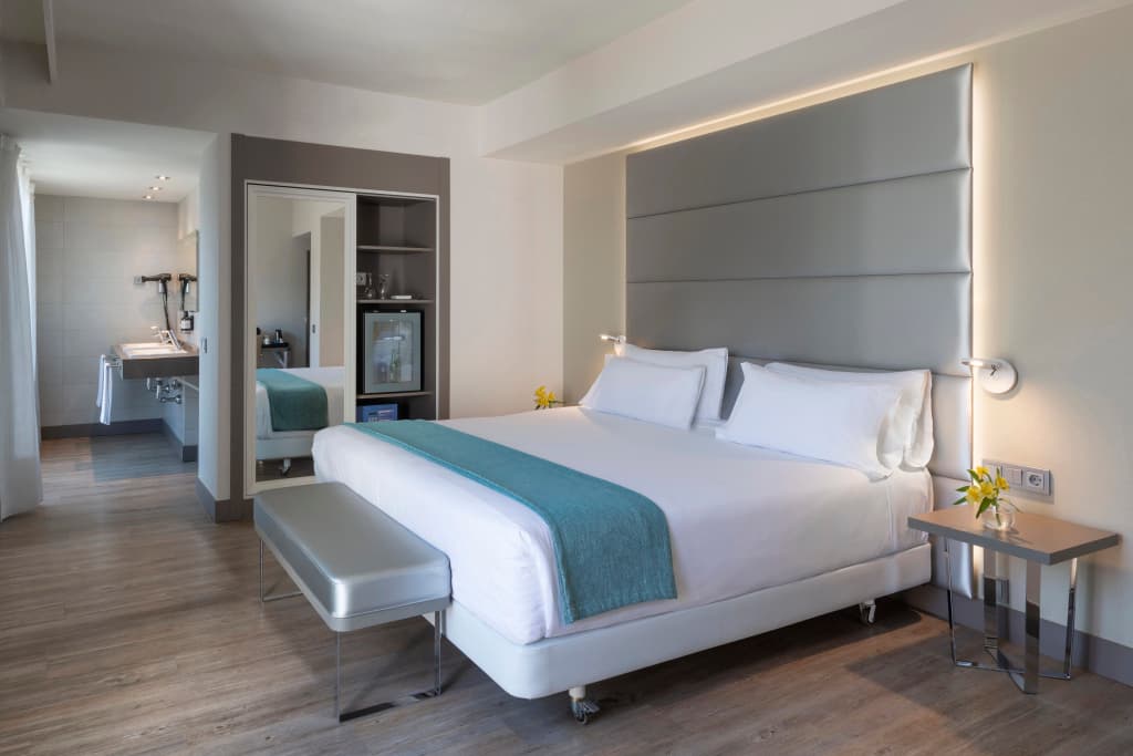 NH Madrid Zurbano - photo 29