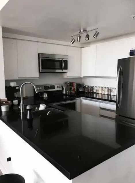 Modern Suite With Private Bathroom - photo 4