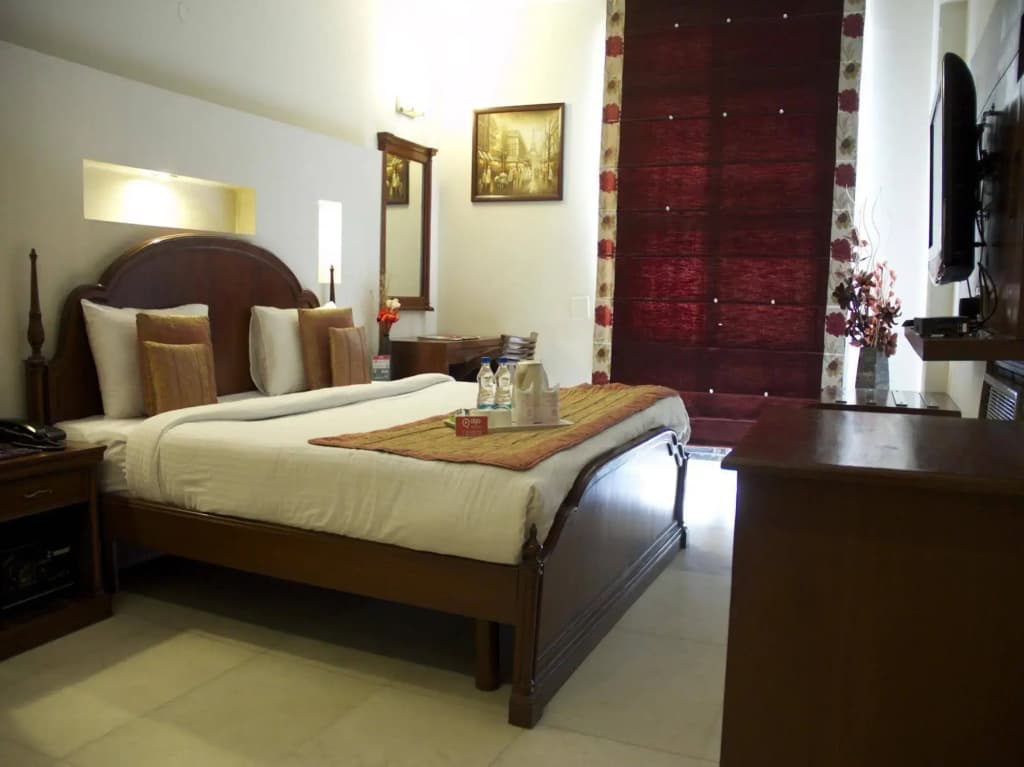 Hotel Comfort Zone Greater Kailash - photo 7