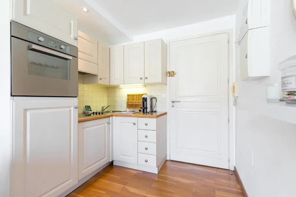 Massena Street - 1 Bdr Duplex with AC & Parking - photo 18
