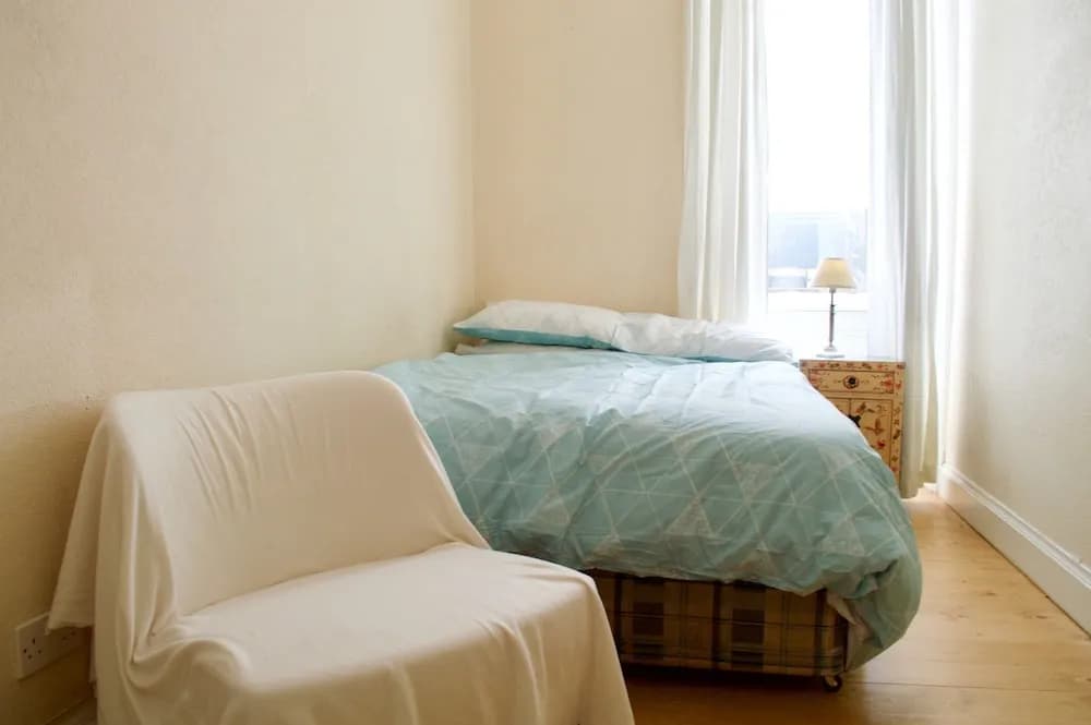 1 Bedroom Flat In Roseburn - photo 8
