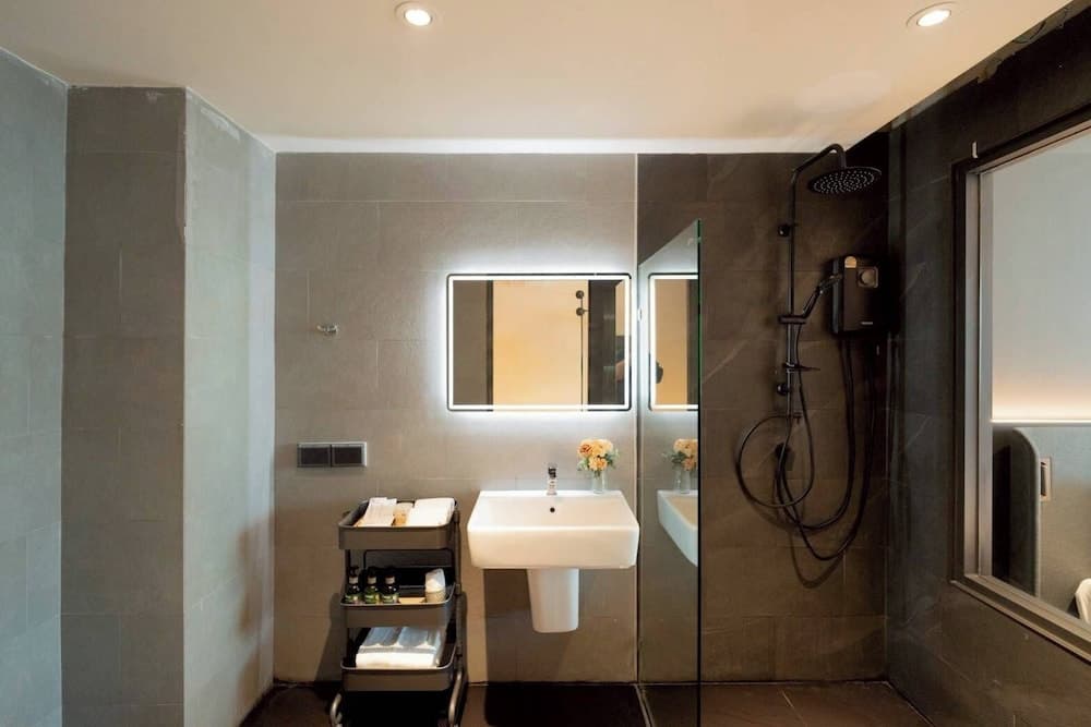 The Clover Hotel - photo 8