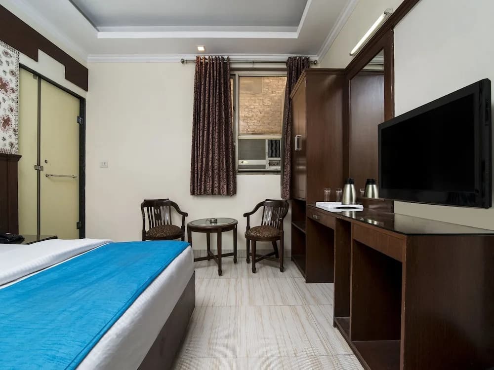 Paharganj Hotel near Railway Station - photo 1