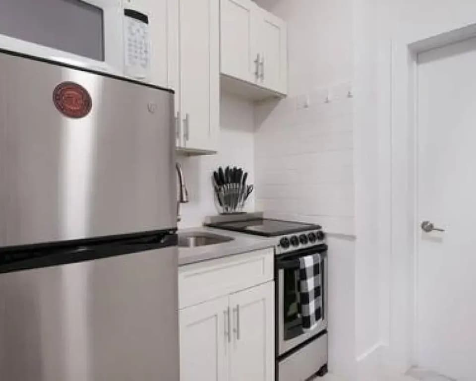 444-1c New Studio in Hell s Kitchen - photo 9