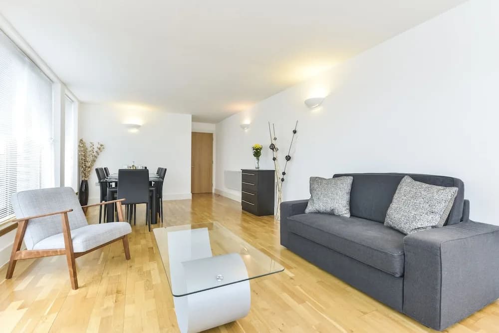 Tower Bridge City Apartments - photo 3