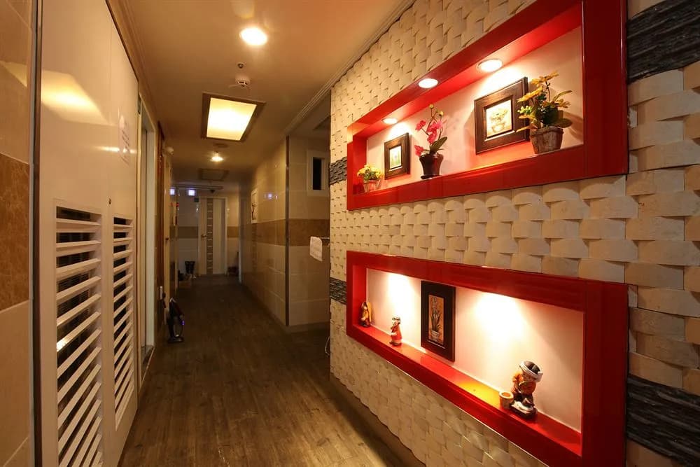 2 Residence - photo 9