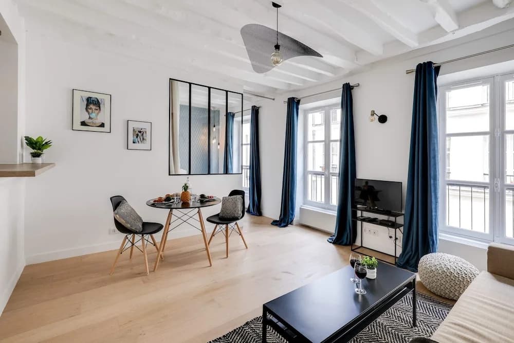 Beautiful new Apartment in a Pedestrian Street, Near Champs Elysees - photo 5