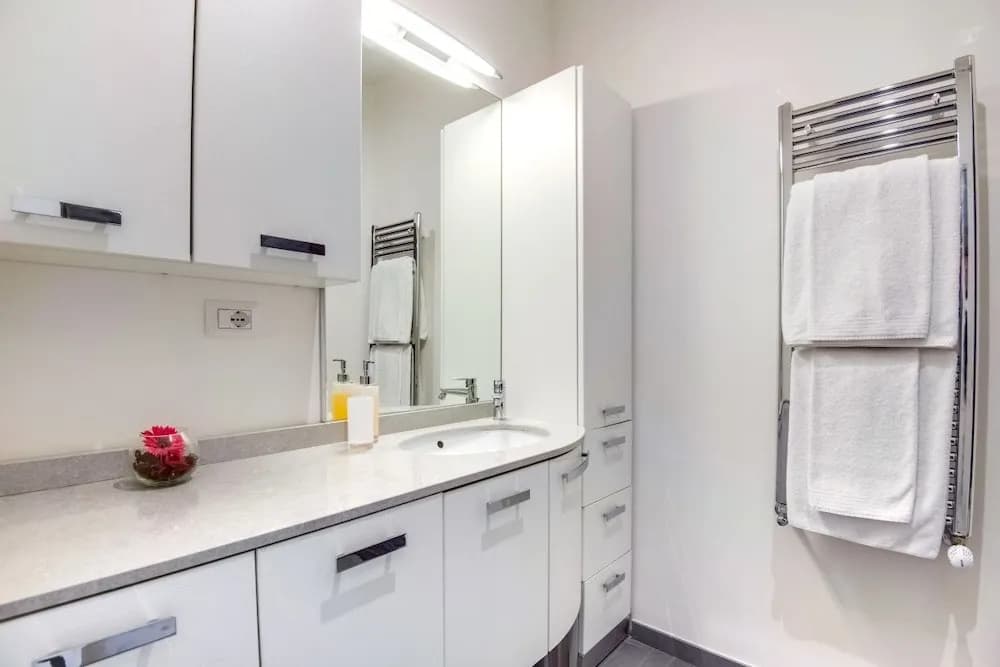 Charming 2 Beds Flat in a Great Area - photo 11
