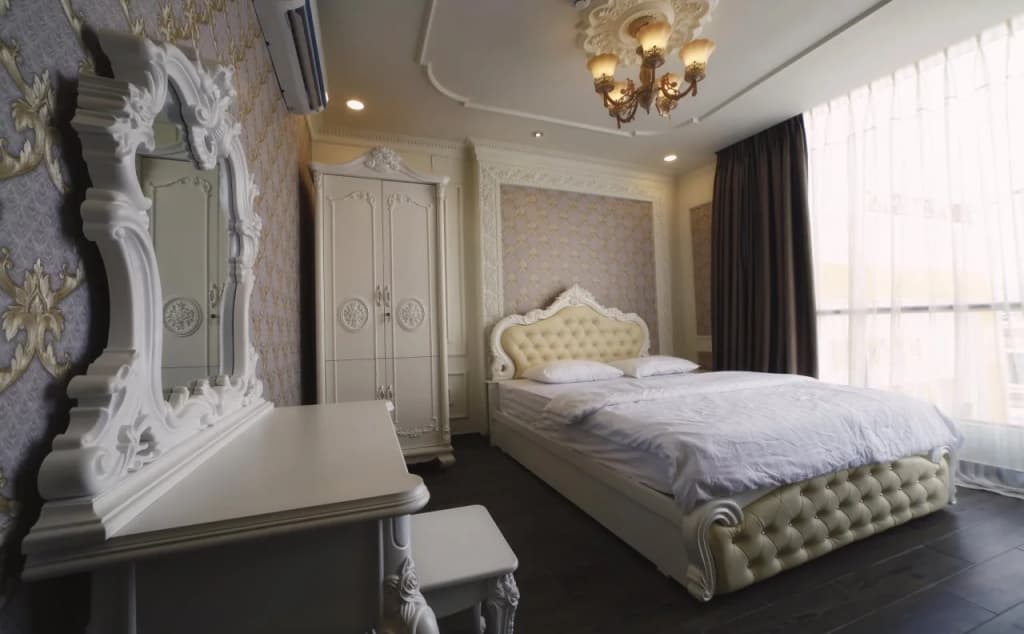 Royal Hotel - photo 13