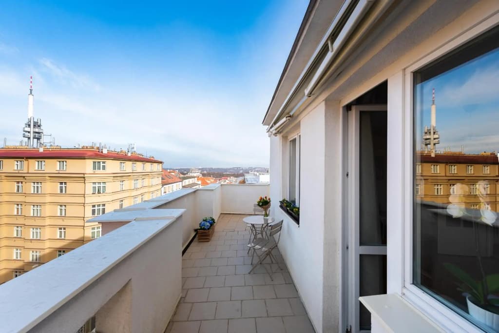 BRIGHT CHARMING Apt with TERRACE, PARKING & AirCo. - photo 7