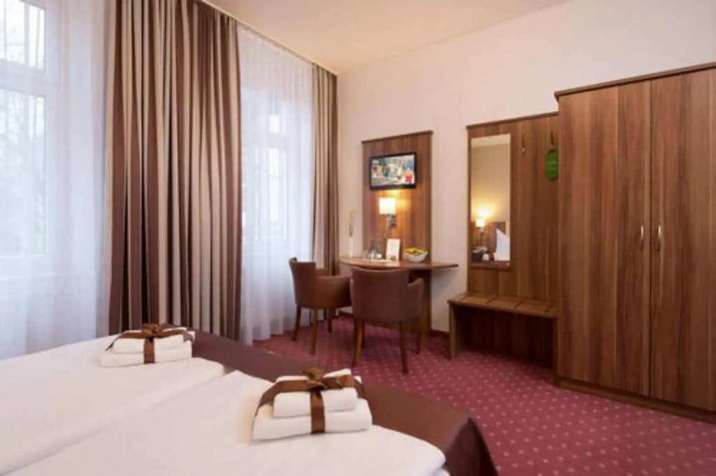 Gold Hotel - photo 3
