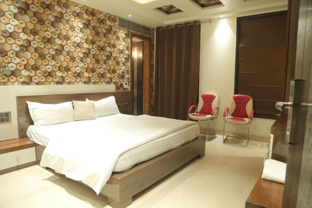 Leeway Hotel - photo 5