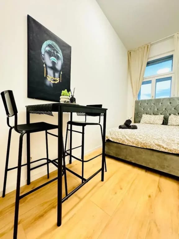 Stylish 4BR Apt Near Westbahnhof - photo 10