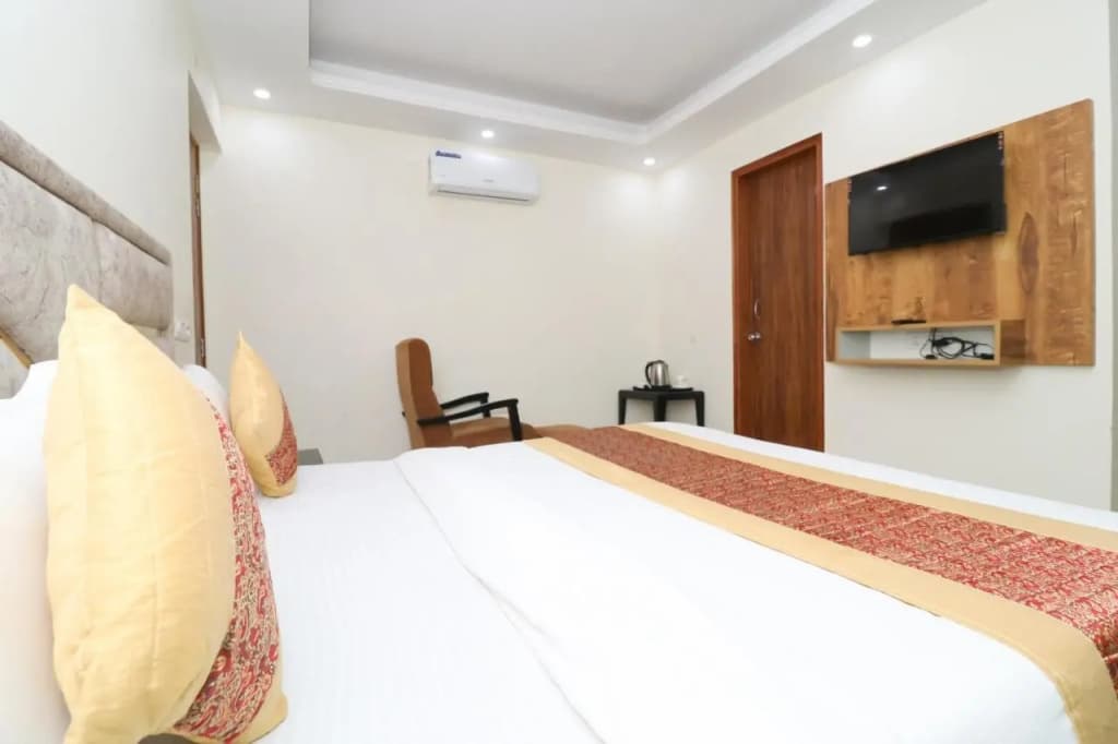 Hotel The Glory - photo 3
