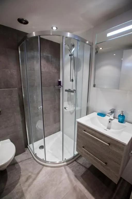 Central Canal Apartments - photo 6