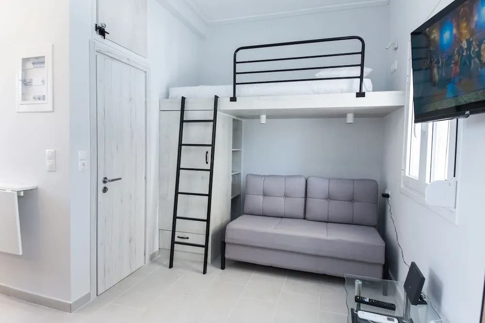 Modern Equipped Studio w View in Kipseli - photo 2