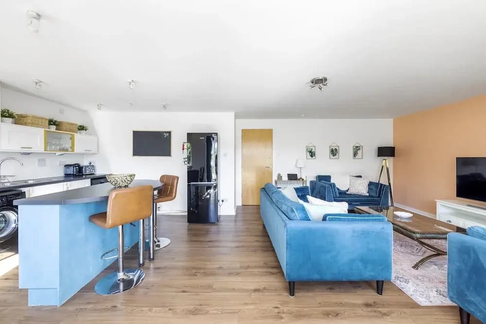 JOIVY Stunning 2-Bed Flat W/ Free Parking - photo 15